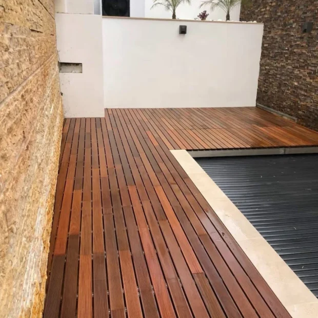 Depois — deque em madeira