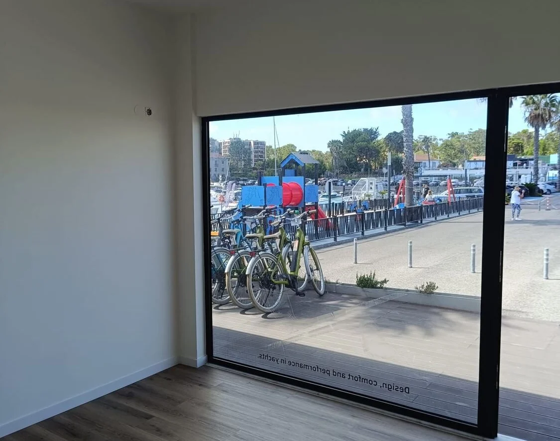 O mesmo espaço, vista para a rua