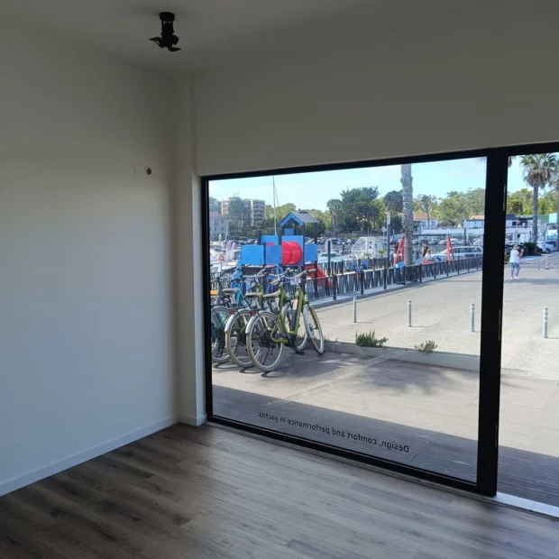 O mesmo espaço, vista para a rua