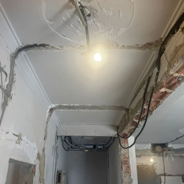 Roços em teto para pontos de luz