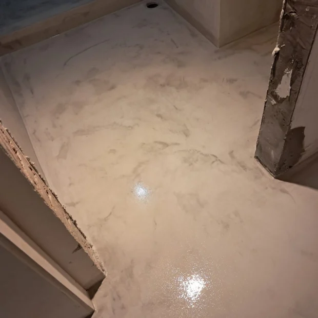 Pavimento em microcimento com acabamento polido
