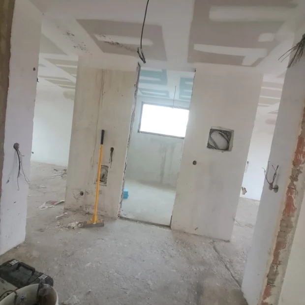Divisão em obra, antes dos acabamentos