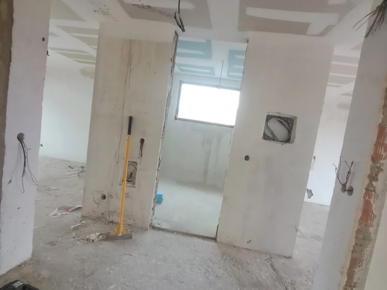 Divisão em obra, antes dos acabamentos